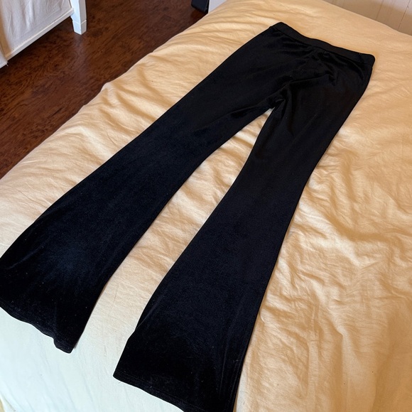 Vrg Grl Black Velvet Flared Pants - Picture 6 of 6
